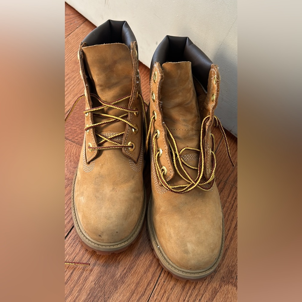 Timberland boots size 5.5 boys